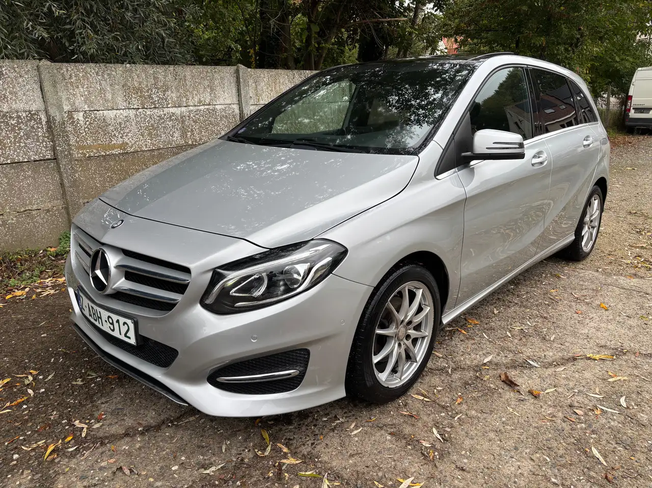 Mercedes-Benz B 200