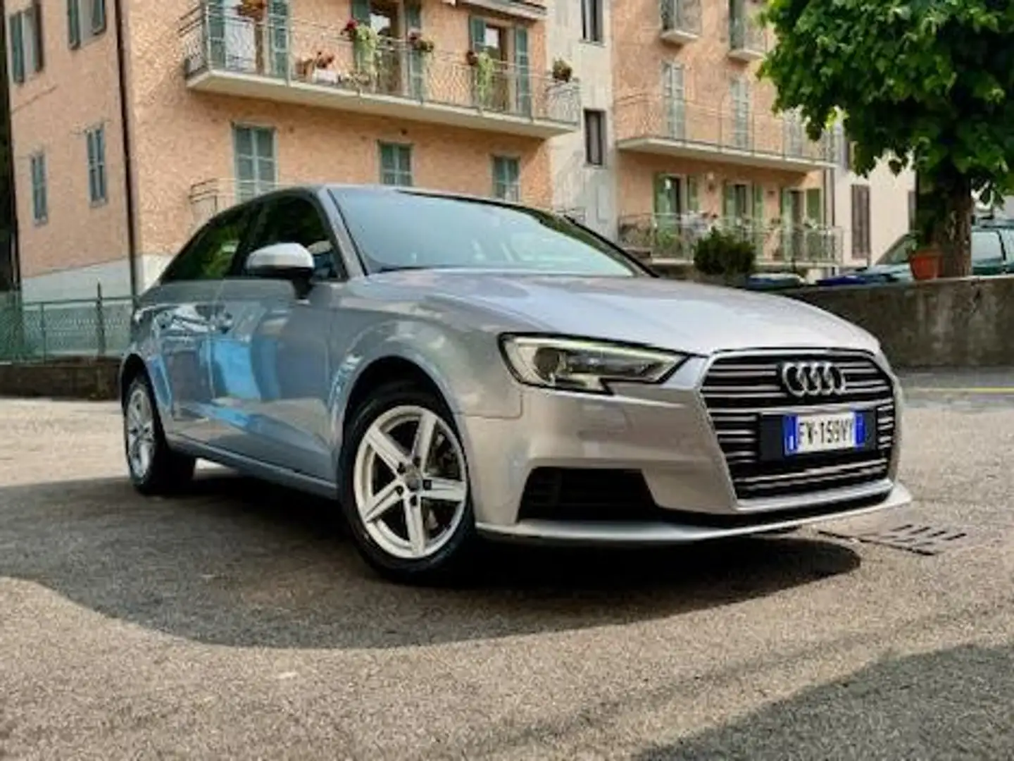 Audi A3 A3 Sportback 30 1.6 tdi Design 116cv s-tronic Plateado - 1