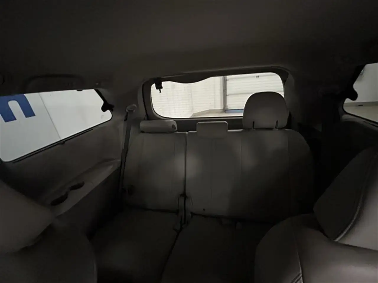 Toyota Sienna снимка Toyota Sienna