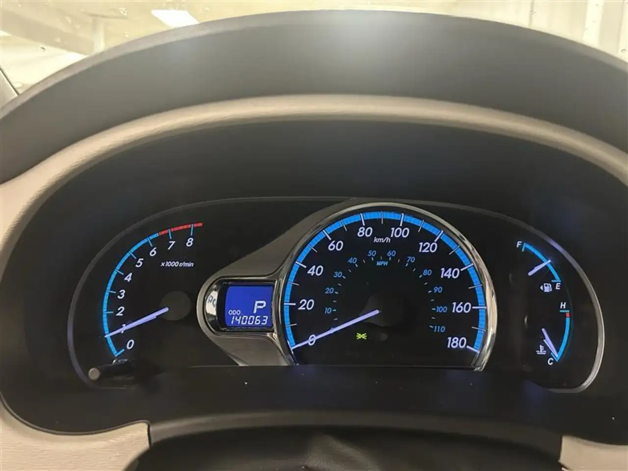Toyota Sienna снимка Toyota Sienna