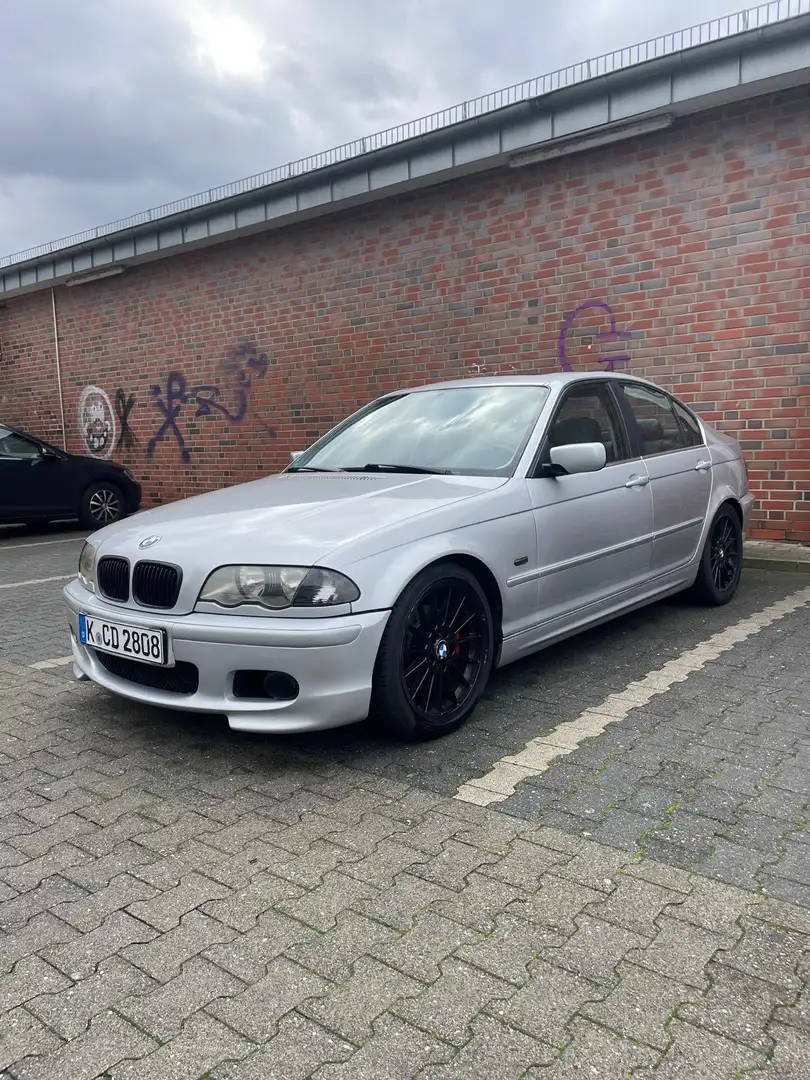 BMW 325 325i Silber - 1