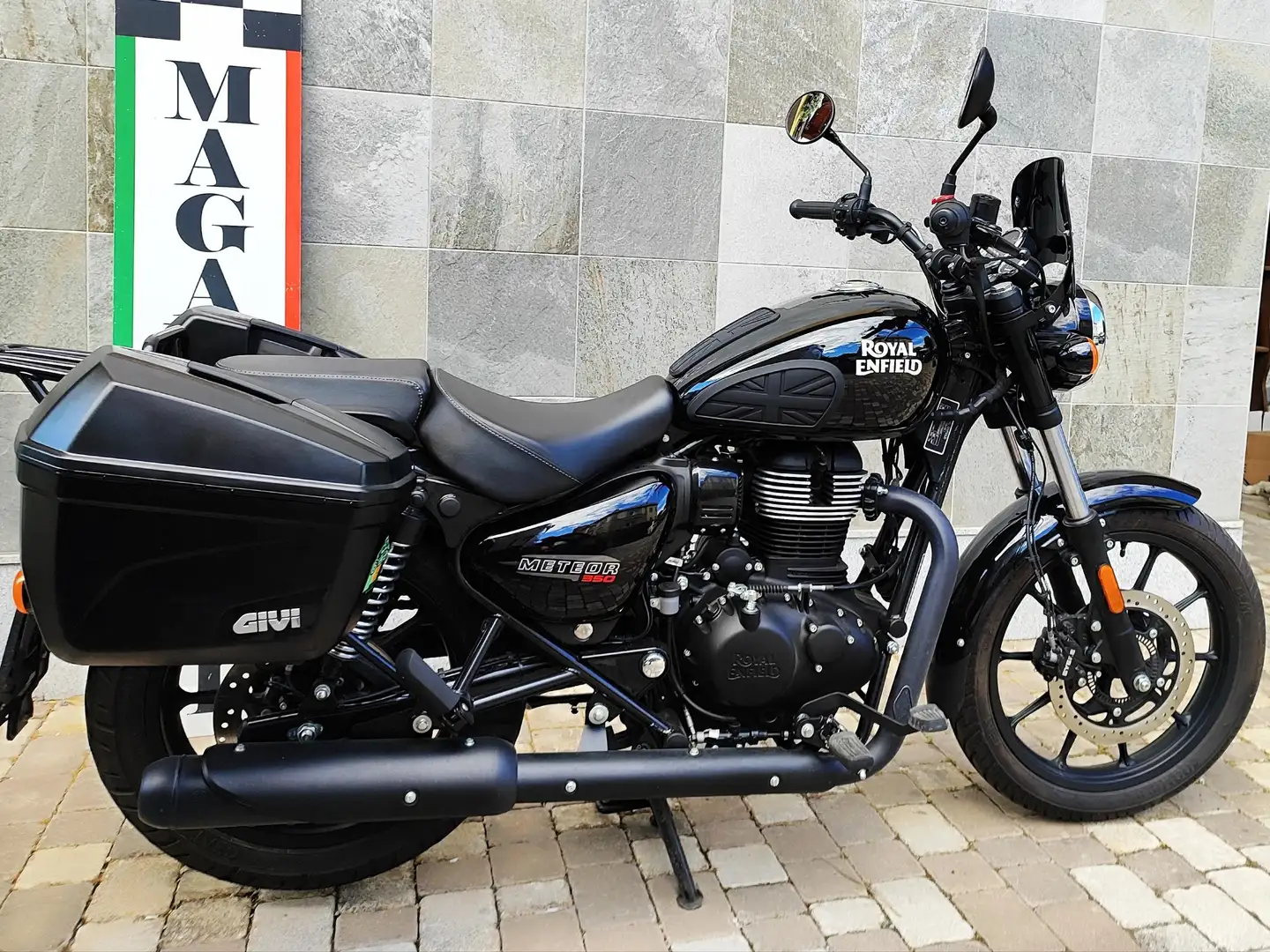Royal Enfield Meteor 350 FIREBALL Negru - 1