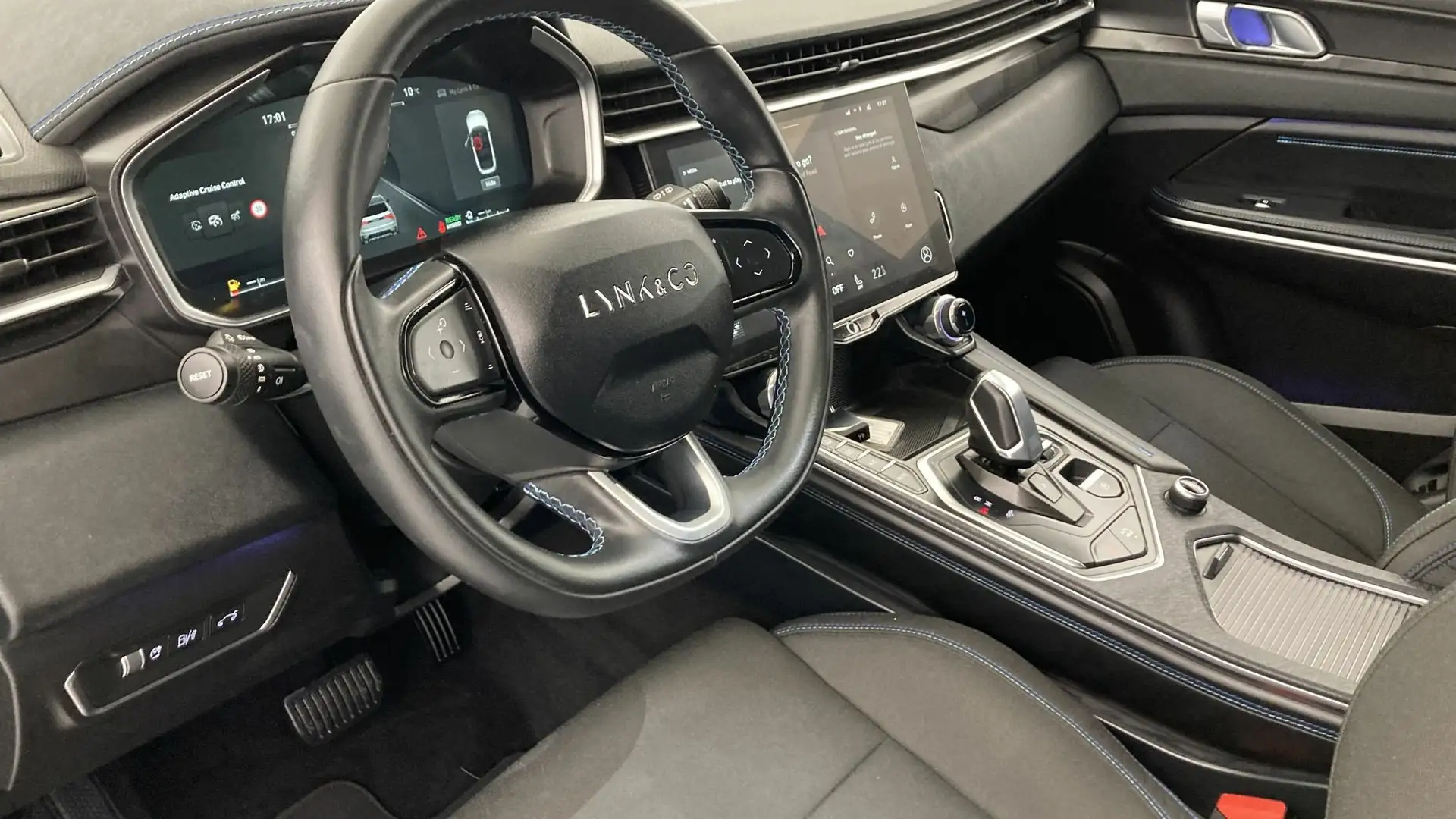 Lynk & Co 01 1 1.5 PHEV Negro - 2