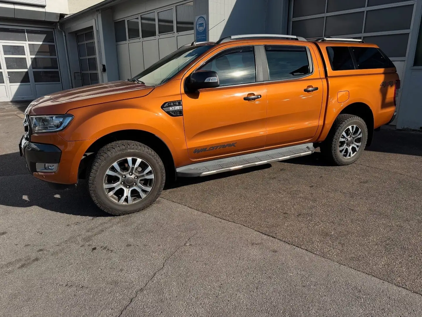 Ford Ranger Wildtrak Doppelkabine, Hardtop Orange - 1