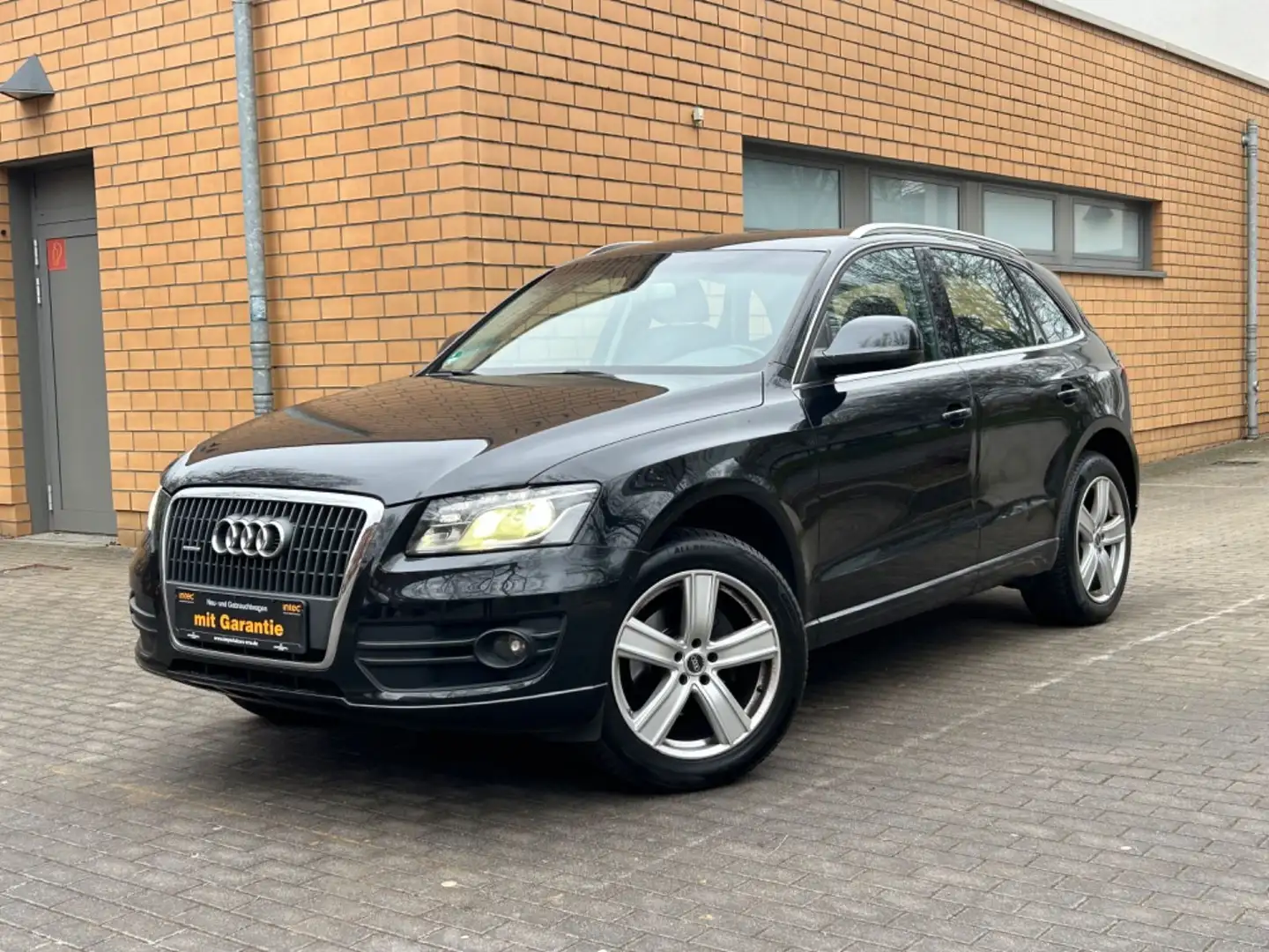 Audi Q5 2.0 TDI  quattro/XENON/NAVI/AHK/PDC/4X4/GEPFL Noir - 1