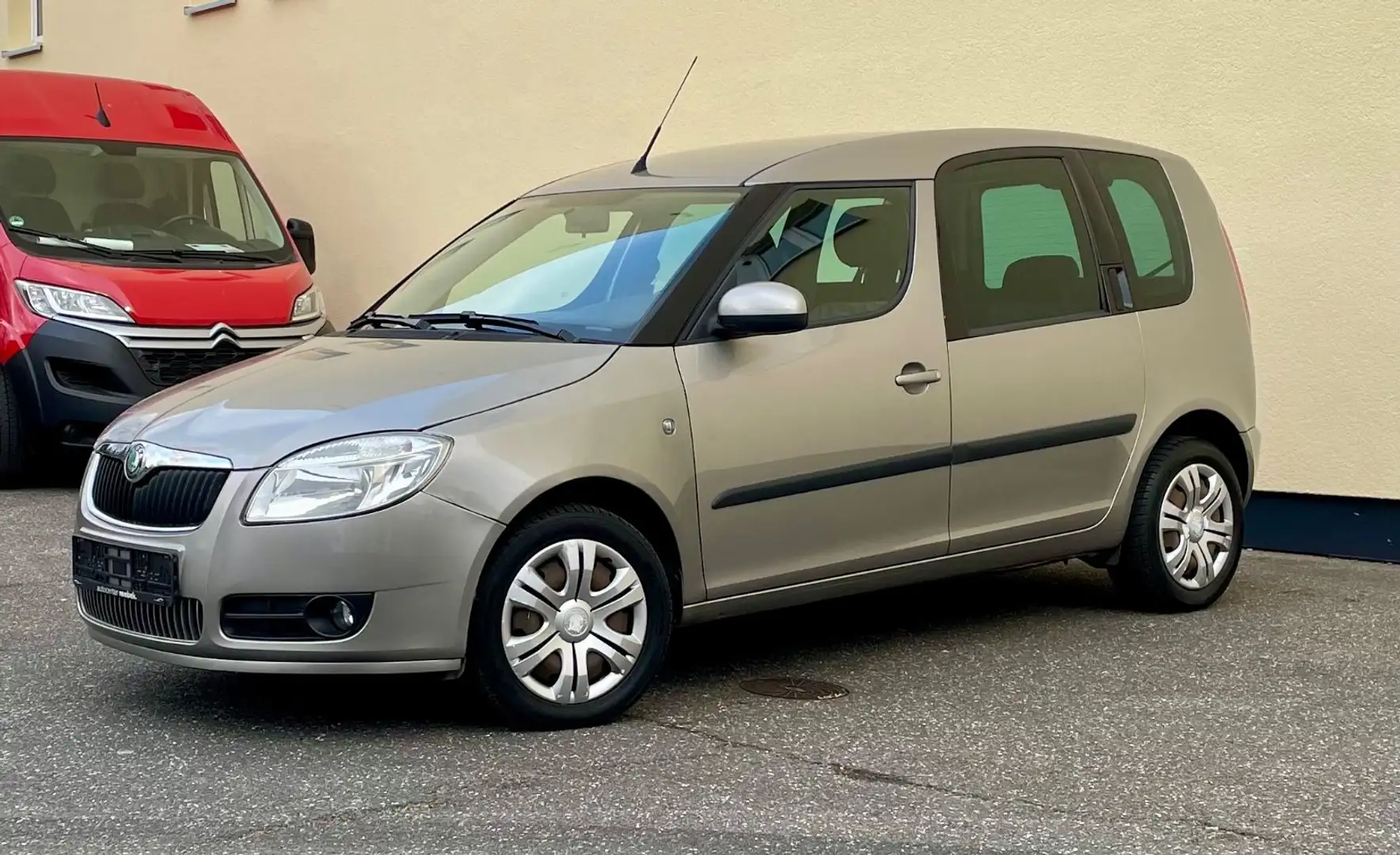 Skoda Roomster Style 1.4 KLIMA 2.HAND TÜV U. SER NEU Beige - 2