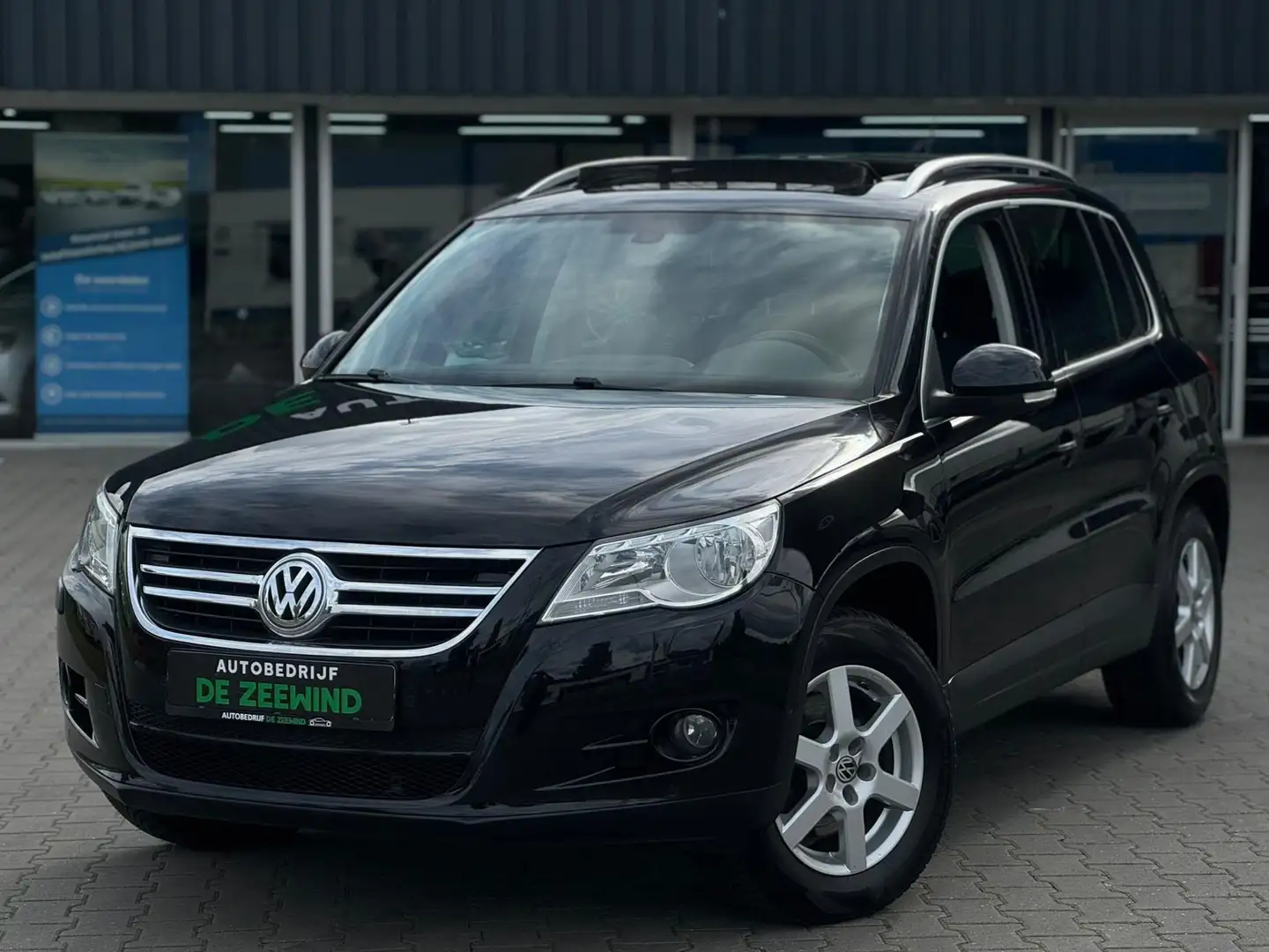 Volkswagen Tiguan 1.4 TSI Easyline|apple carplay|Pano|Rijklaar Negro - 2