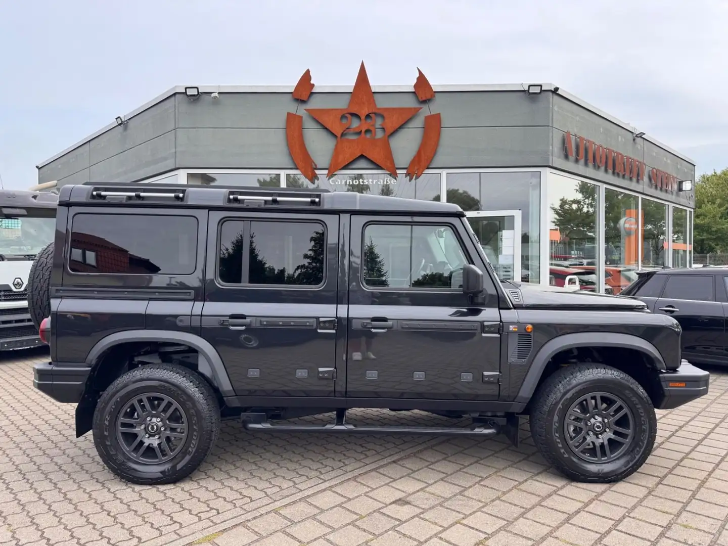 Ineos Grenadier Station Wagon Fieldmaster Edition Schwarz - 1