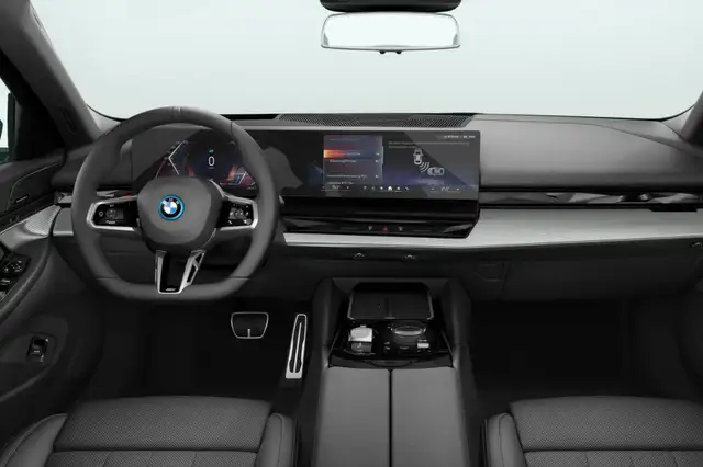 BMW i5 view 3