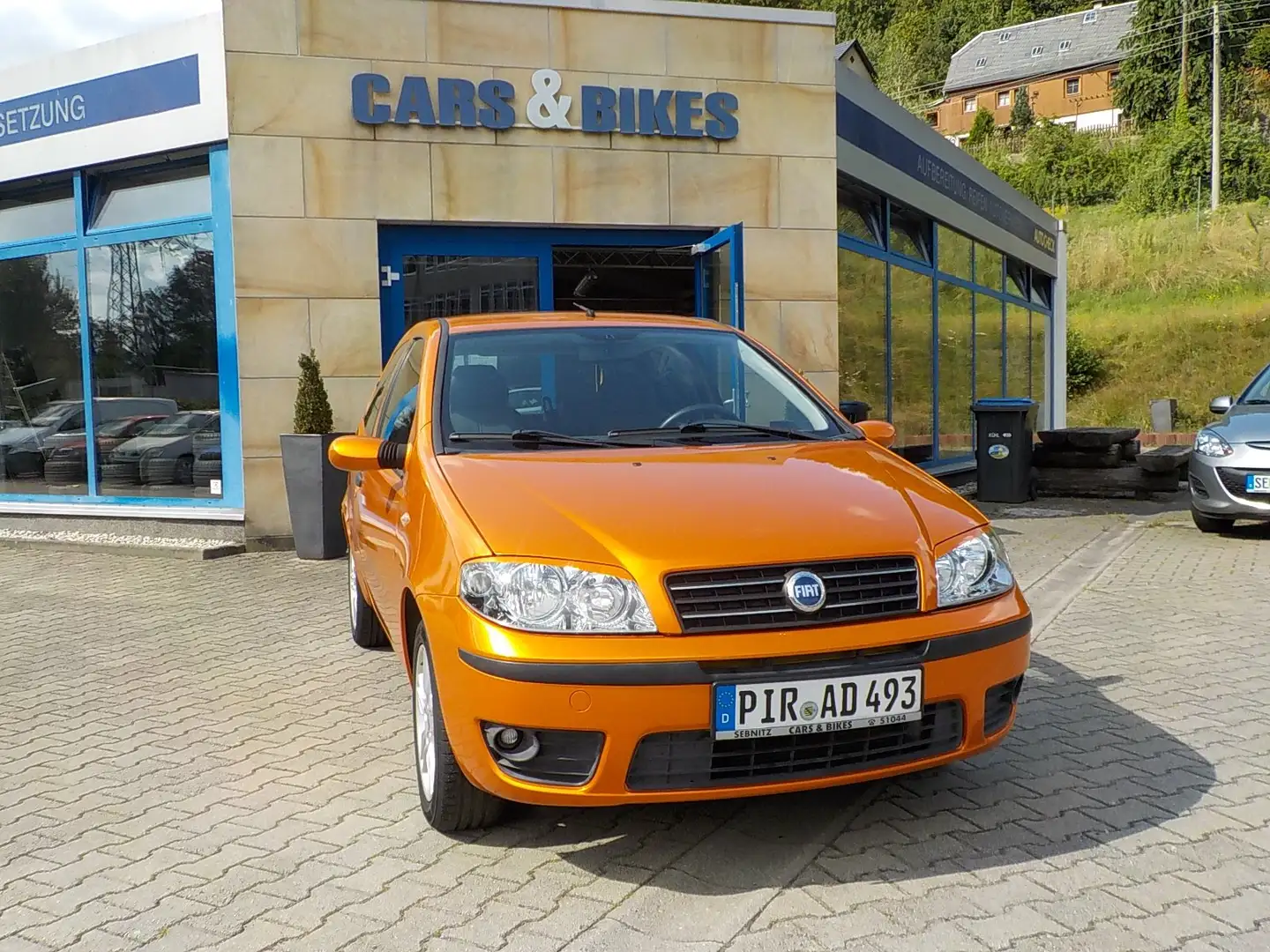 Fiat Punto 1.2 8V Dynamic Orange - 1