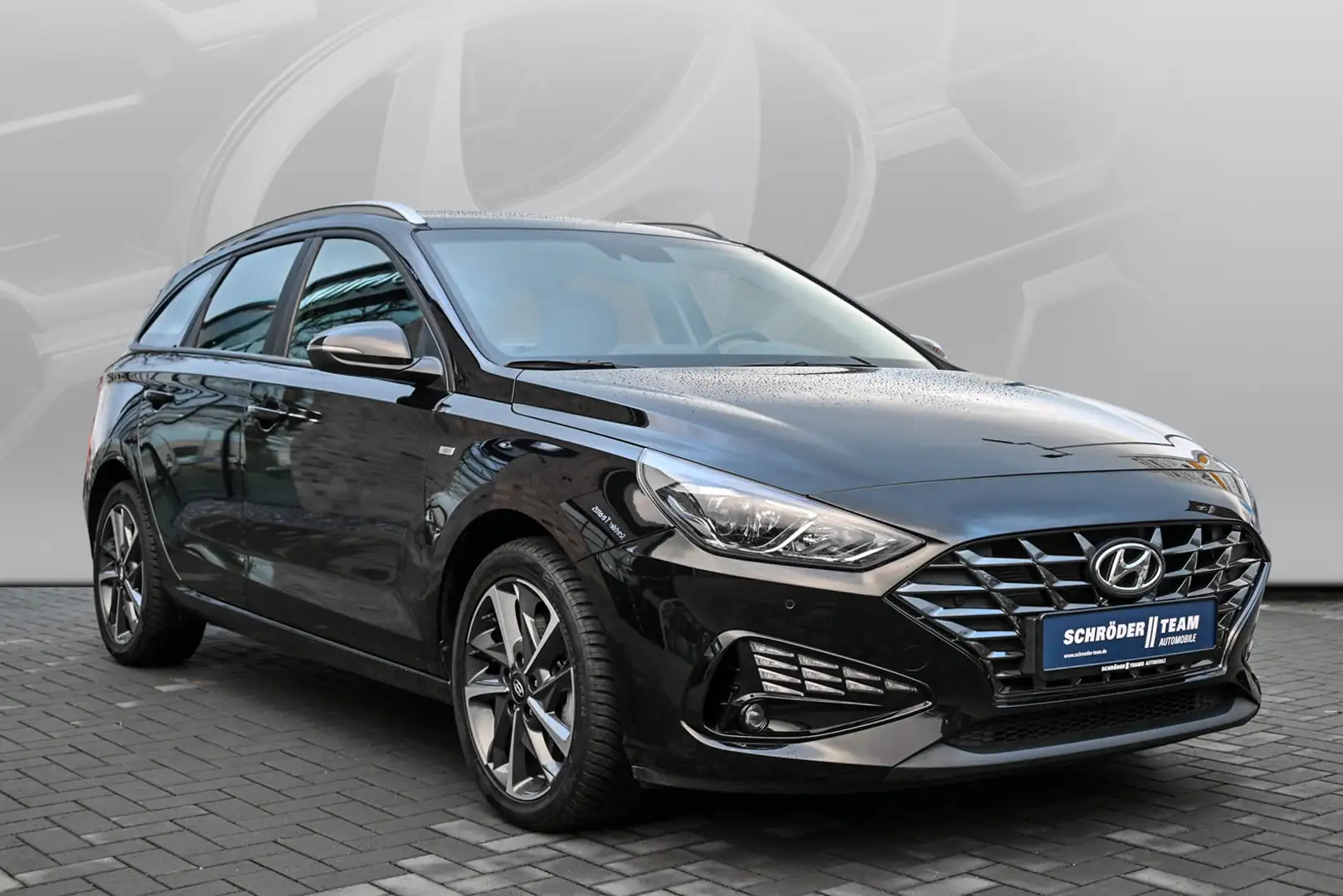 Hyundai i30 Kombi 1.5 T-GDi DCT Trend SUMMER DEAL Černá - 2