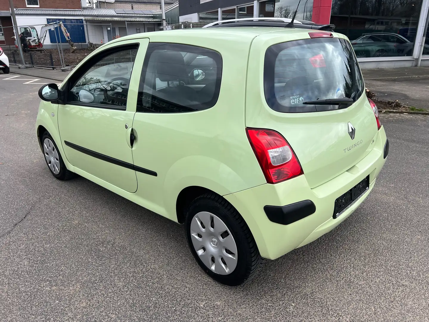 Renault Twingo Authentique Зелений - 2