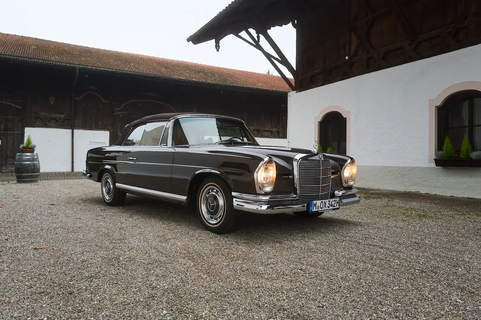 Mercedes-Benz 280 w111 Коричневий - 1