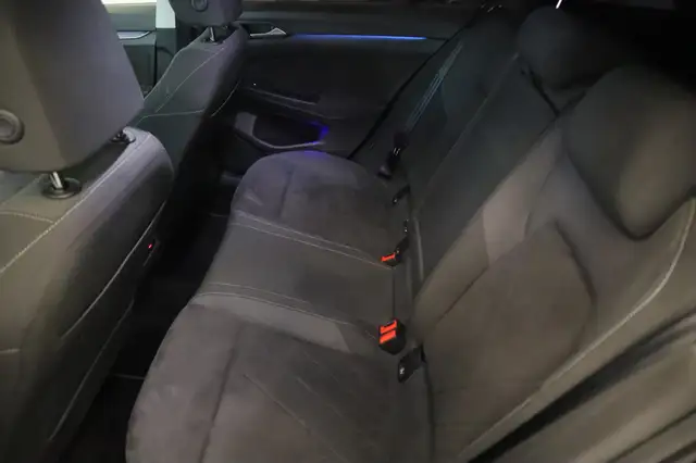 Volkswagen Golf view 18