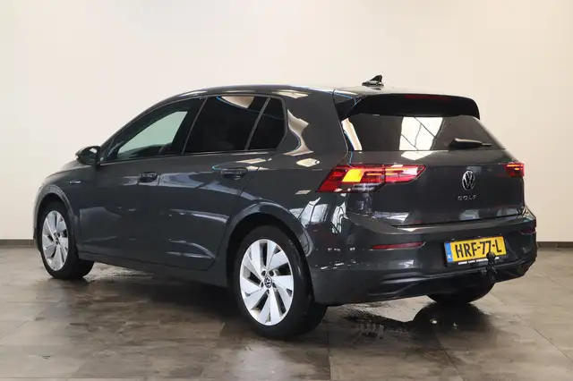 Volkswagen Golf view 3