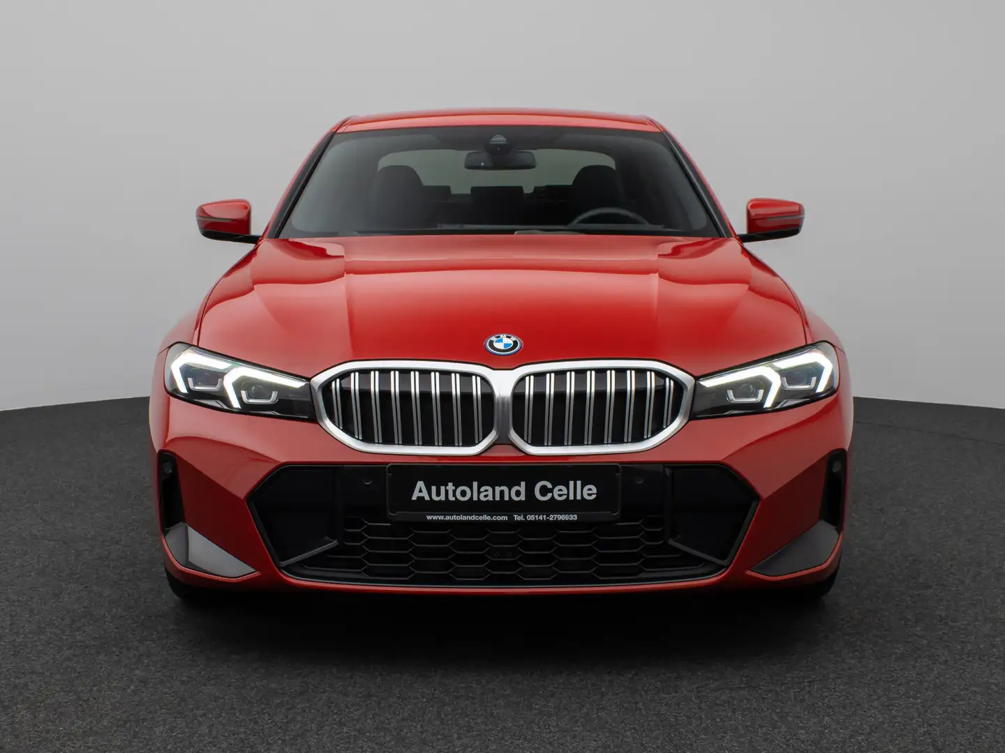 BMW 330 M Sport HUD DAB PDC Geschwindigkeitsreg Rot - 2