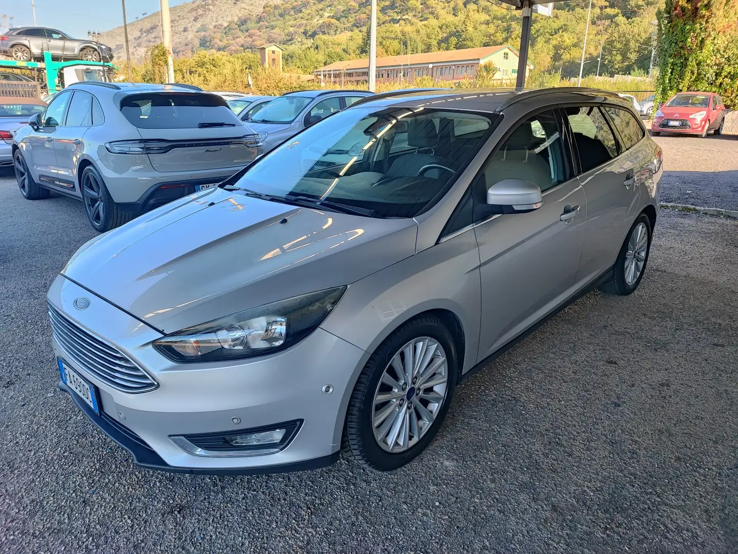 Ford Focus Focus 2015 SW 1.5 tdci Titanium s Argent - 1