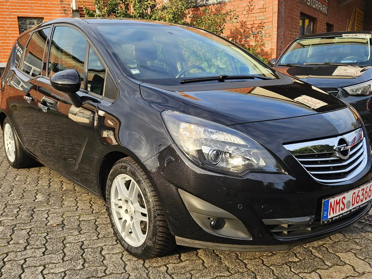 Opel Meriva 1.4 ecoflex Selection ALLWETTEREIFEN-TÜV&AU NEU Schwarz - 1