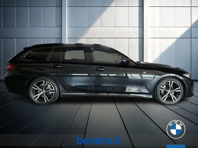 BMW 3 Series view 5