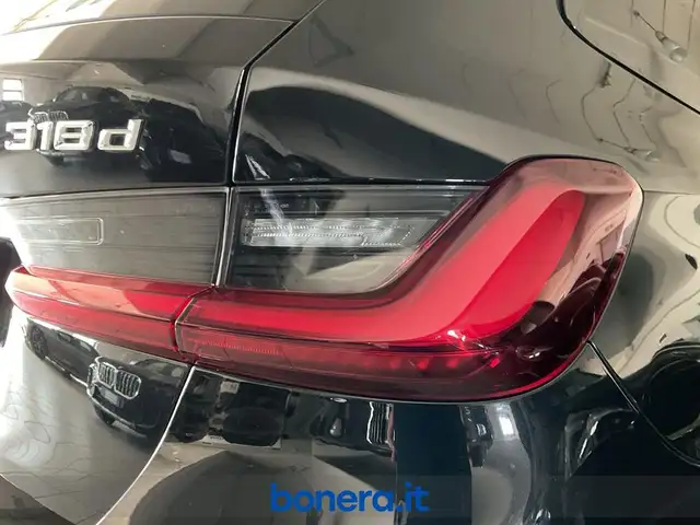 BMW 3 Series view 11
