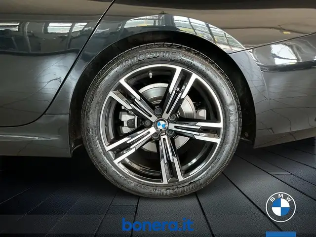 BMW 3 Series view 12