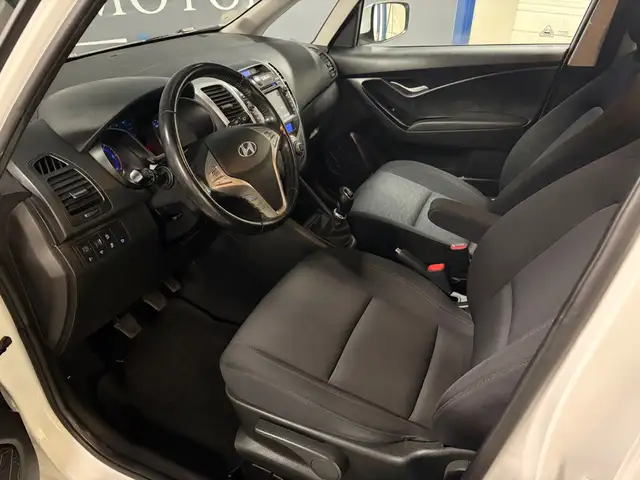 Hyundai Ix20 view 8
