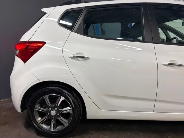Hyundai Ix20 view 3