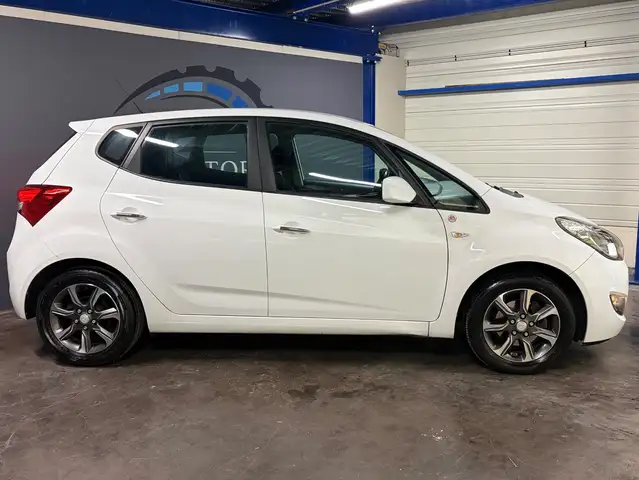 Hyundai Ix20 view 2