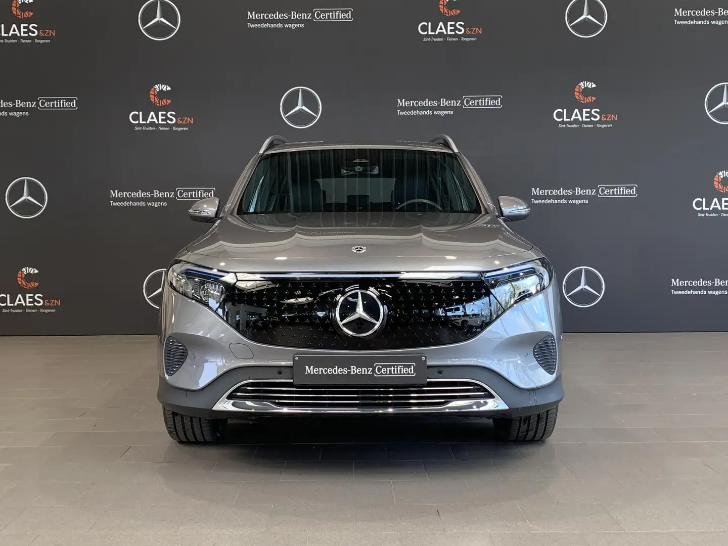 Mercedes-Benz EQB 300 4MATIC Luxury Line DOS 8433 Grau - 2