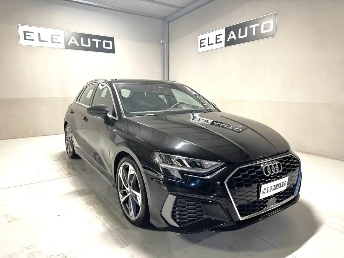 Audi A3 SPB 35 TFSI S tr S line Plus Guscio - 19''- Headup Negro - 1