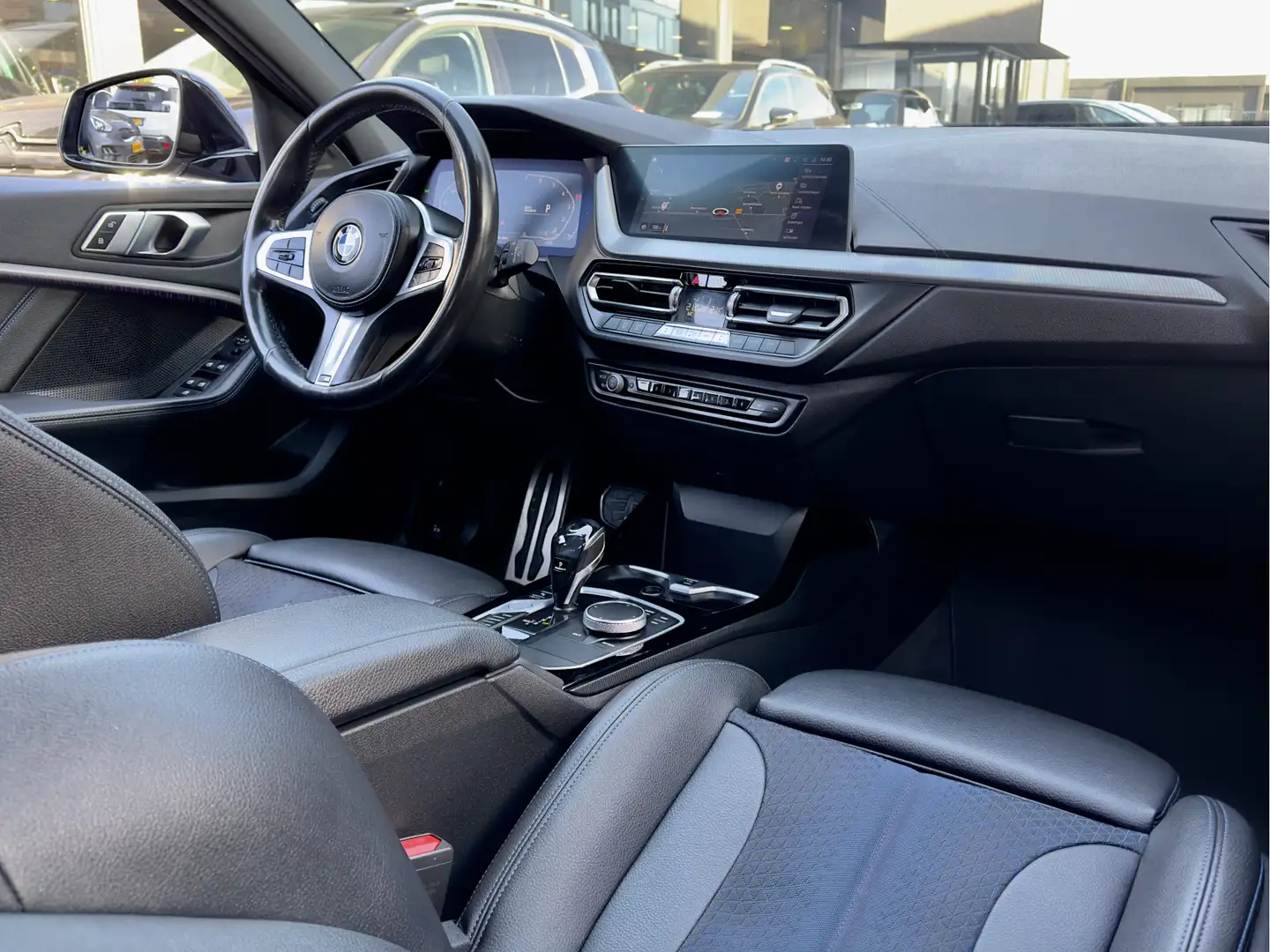 BMW 118 1-serie 118i AUT7 M-SPORT EXECUTIVE SPORT-LEDER NA Gris - 2