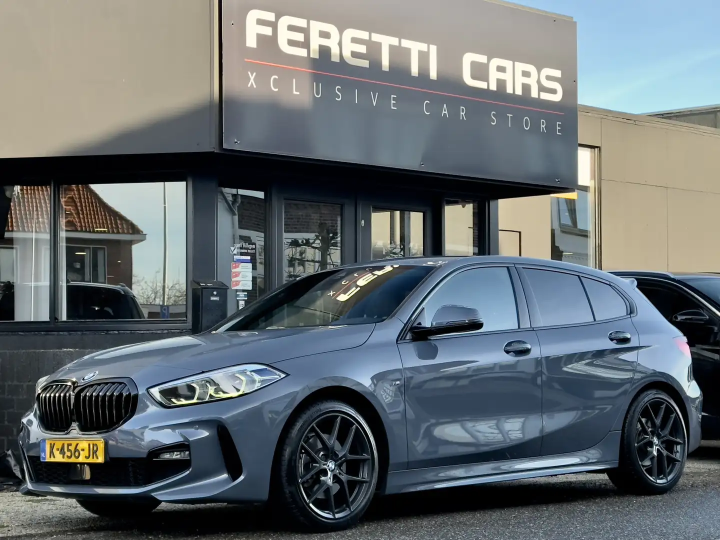 BMW 118 1-serie 118i AUT7 M-SPORT EXECUTIVE SPORT-LEDER NA Gris - 1