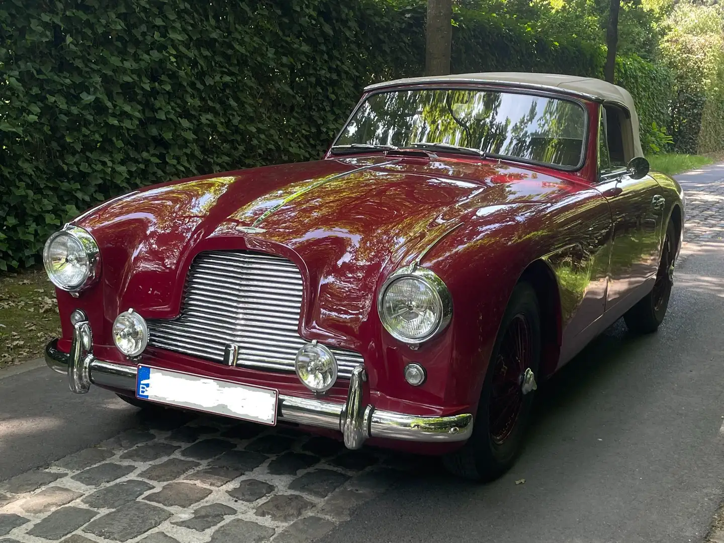Aston Martin DB 2/4 Rosso - 1