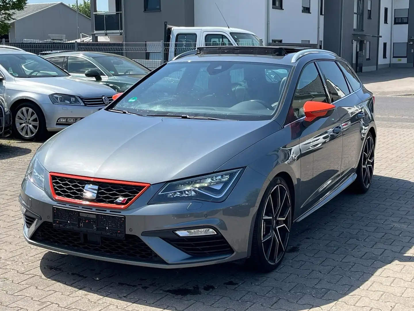 SEAT Leon ST Cupra 4Drive Performance Virtual Pano Szary - 1