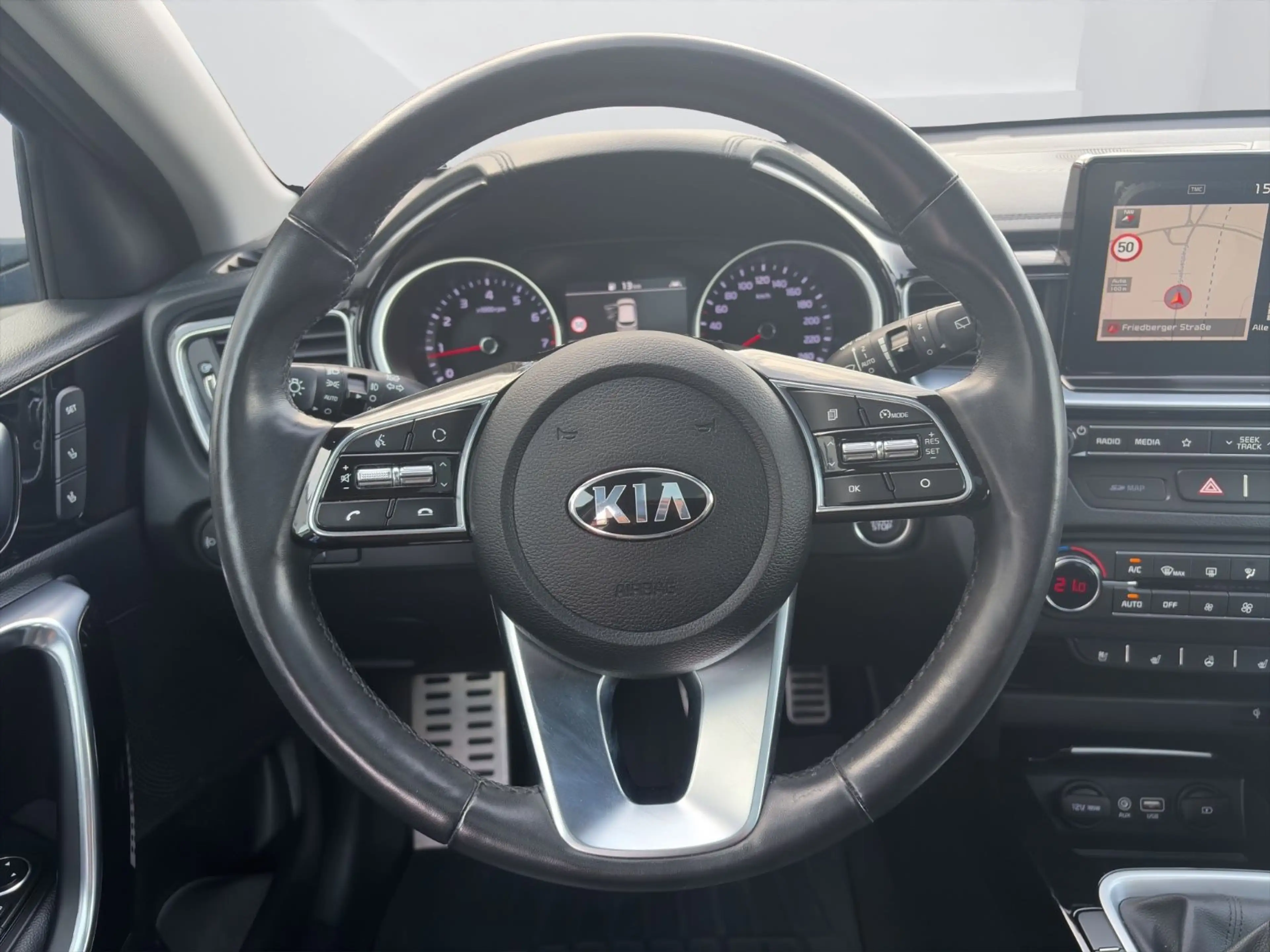 Kia Ceed / cee'd Ceed 1.4T Platinum Edition*Navi*TWW*SHD*JBL*PDC — photo 12