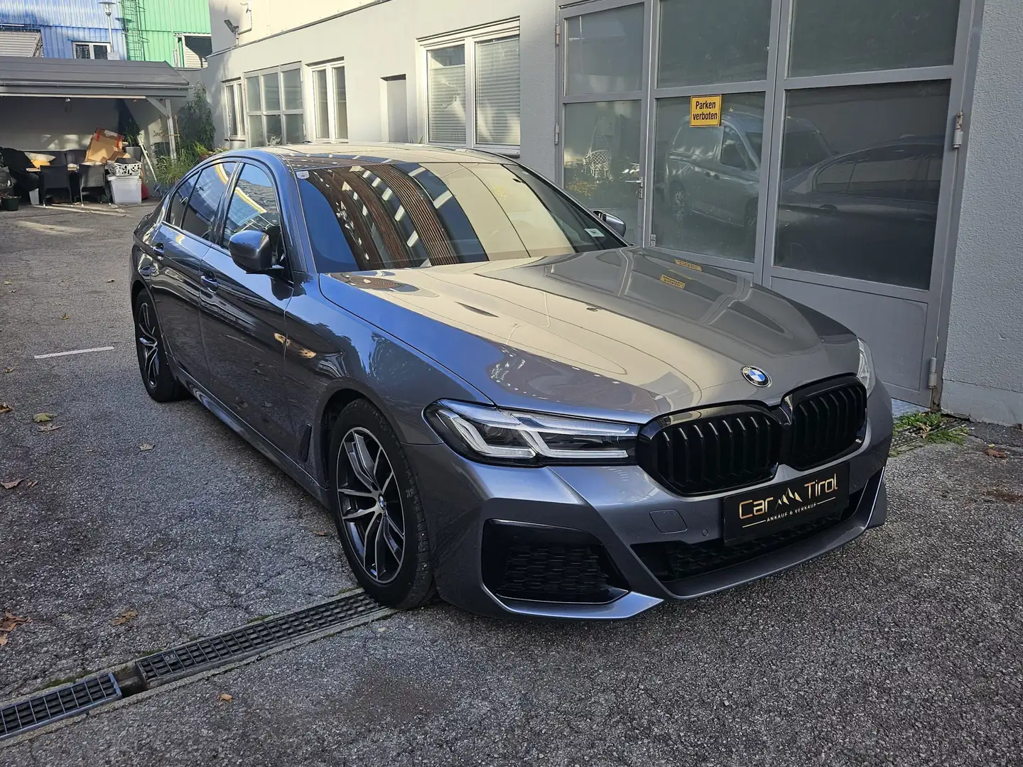 BMW 520 520 d xDrive M Sport Grau - 1