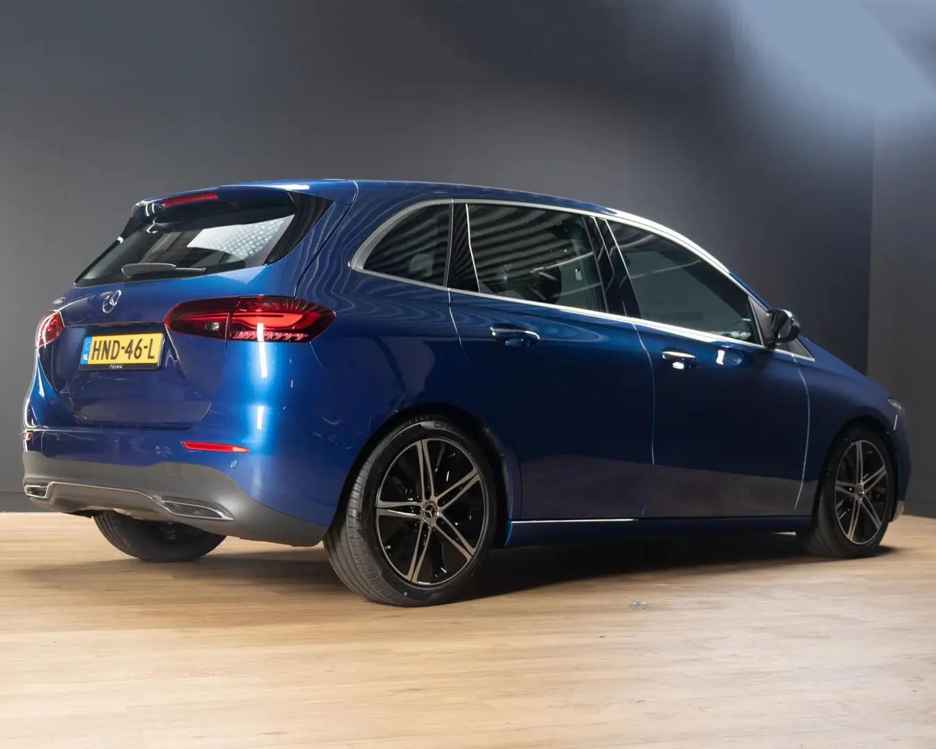 Mercedes-Benz B 180 Star Edition Luxury Line Panorama dak Bleu - 2