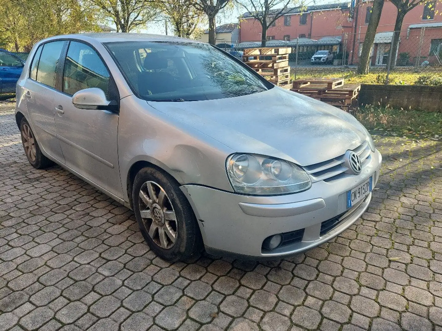 Volkswagen Golf 2.0 16V TDI 5p. Comfortline Argento - 2