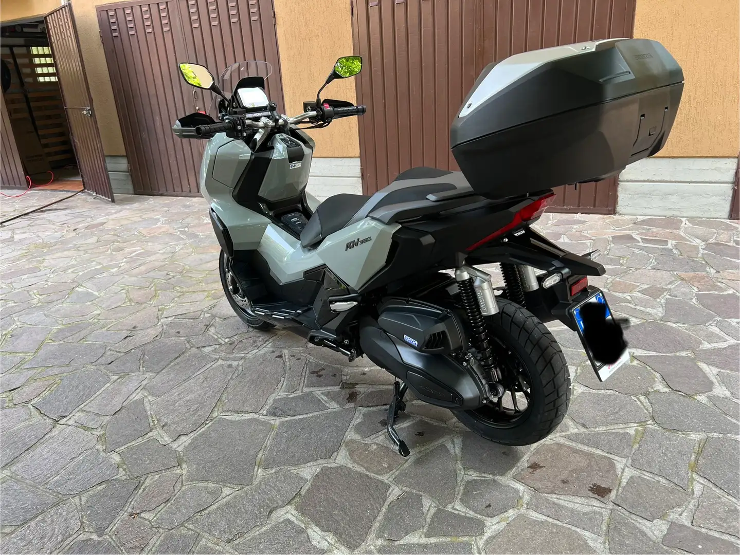 Honda ADV 350 - 1