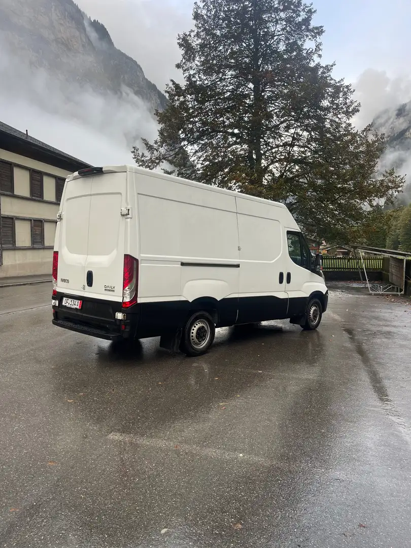 Iveco Daily 33 S 12A8 Weiß - 1