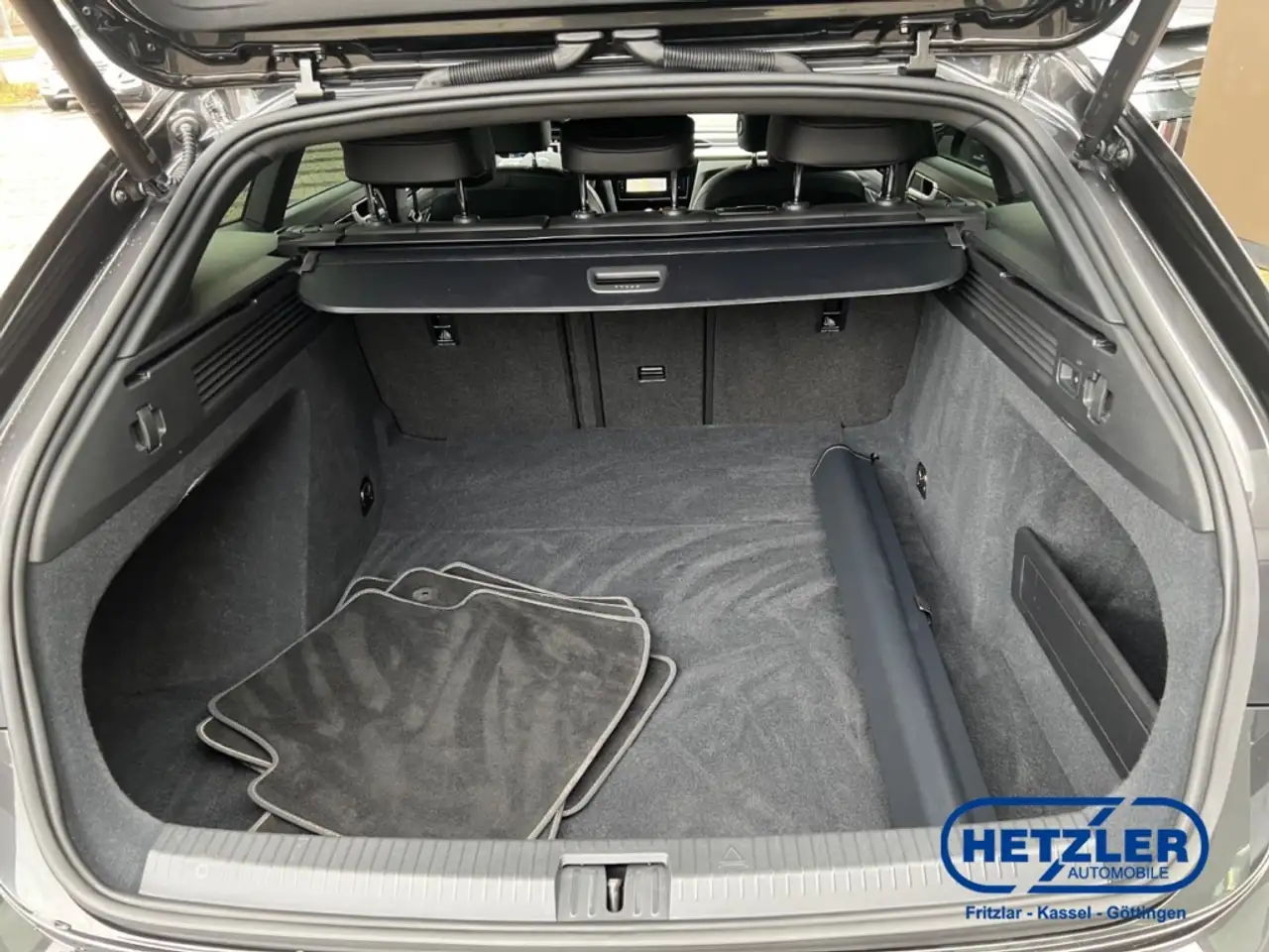 Volkswagen Arteon Shooting Brake R-Line Sportpaket AHK-klappbar Navi 12