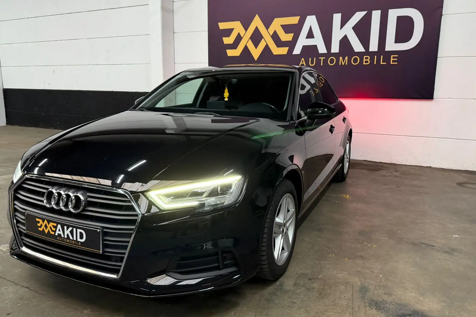 Audi A3 Berline Matrix/Dynamic S-Line Negru - 1