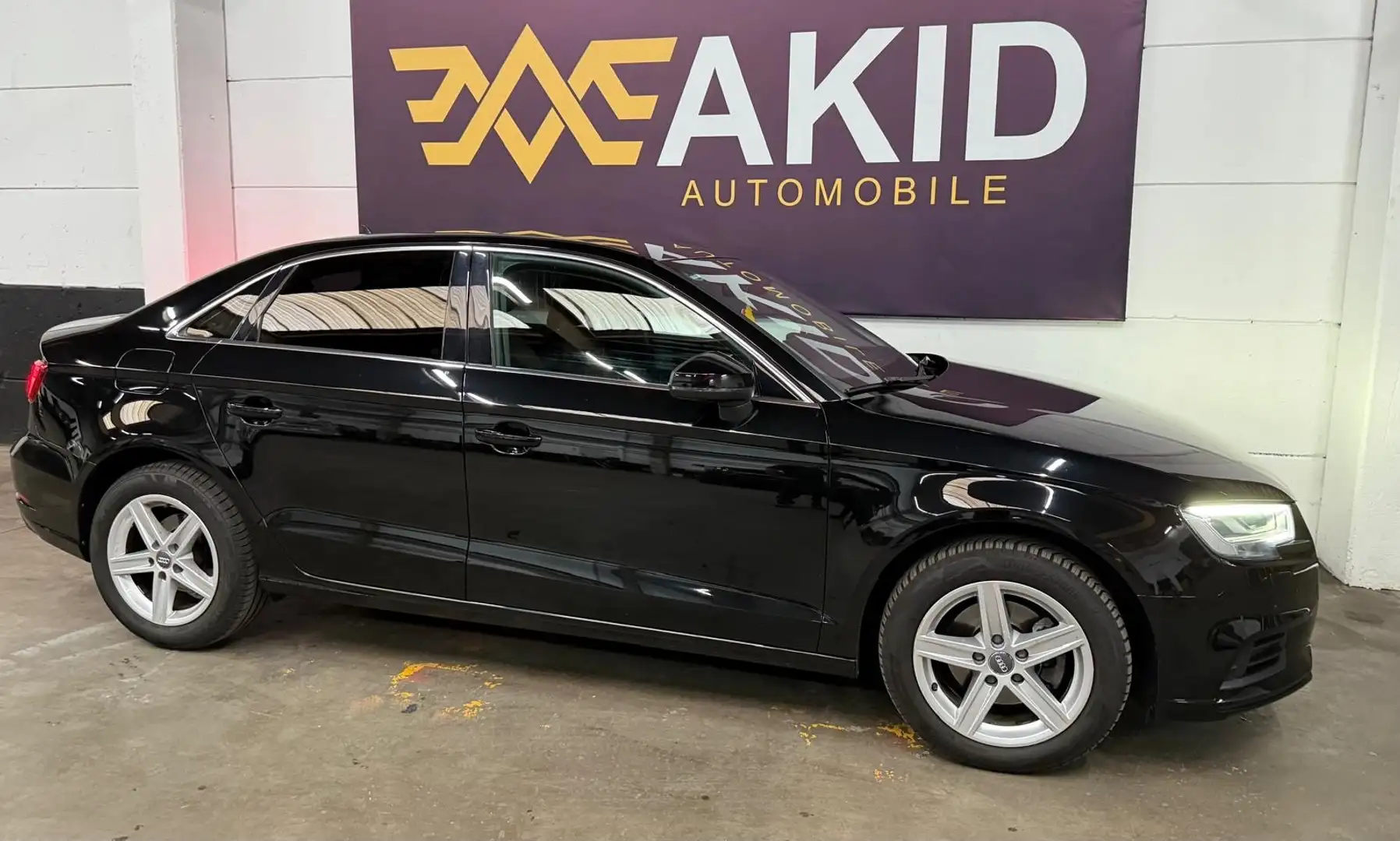 Audi A3 Berline Matrix/Dynamic S-Line Negru - 2