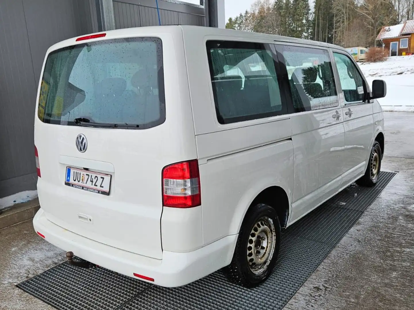 Volkswagen T5 Caravelle 2,5 TDI 4motion D-PF Mit Differrentialsperre Blanc - 2