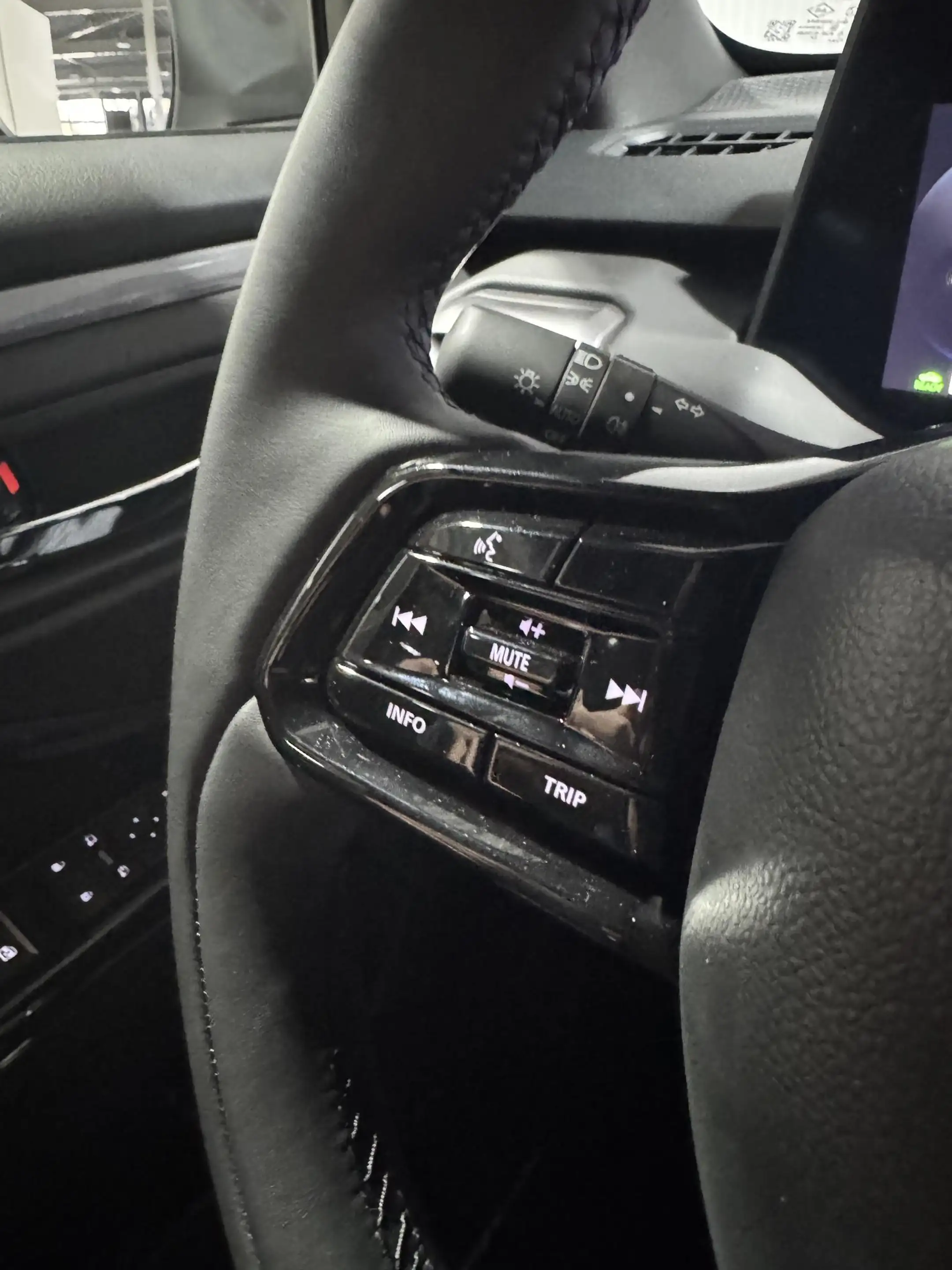 Toyota Urban Cruiser Dynamic 61 kWh € 3000 inruilpremie, Stoelverwarmin — photo 13