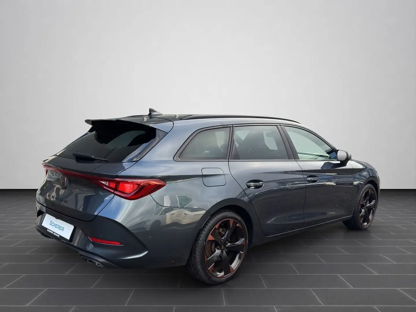 CUPRA Leon Sportstourer 1.5 eTSI DSG Vision Plus Paket Grau - 2