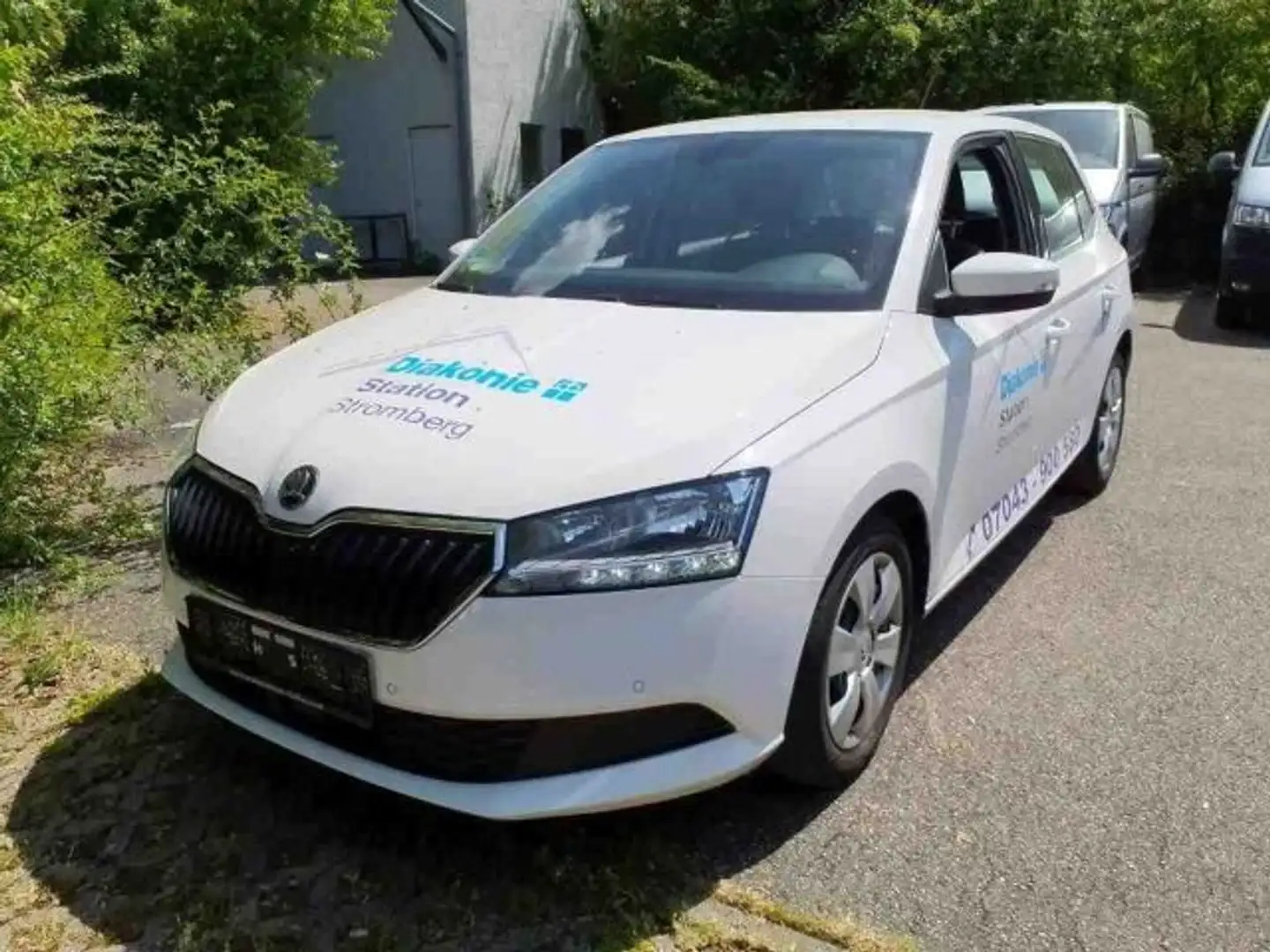 Skoda Fabia 1.0 AMBITION APP+DAB+BT+GRA+SHZ+2xPDC+MFL Weiß - 2