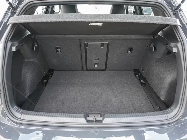 Volkswagen Golf view 17