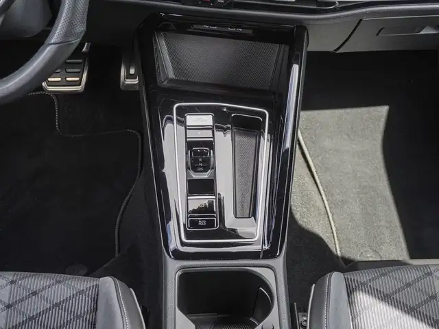 Volkswagen Golf view 14