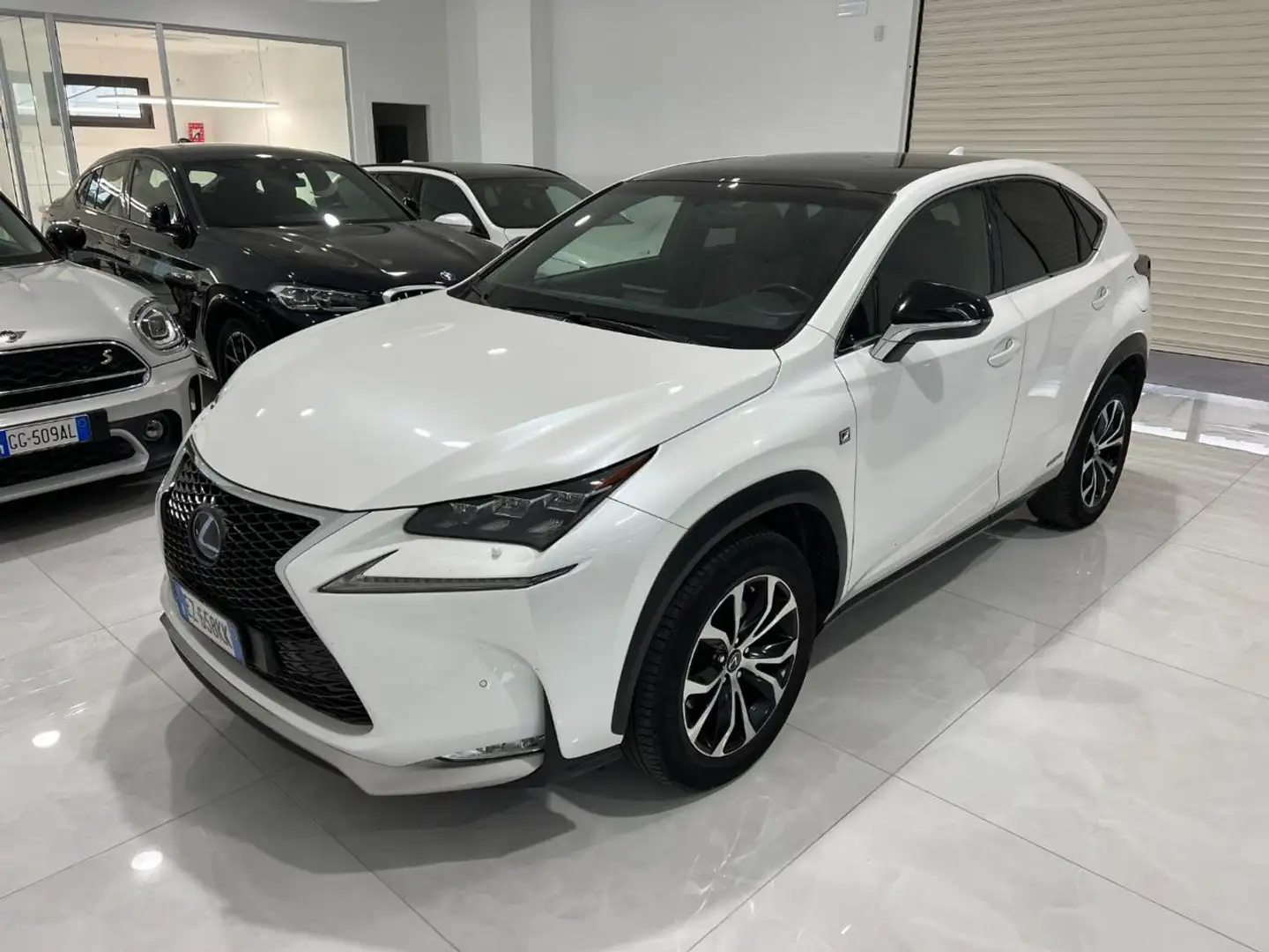 Lexus NX 300h Hybrid 4WD F-Sport Full Opt. Blanc - 1